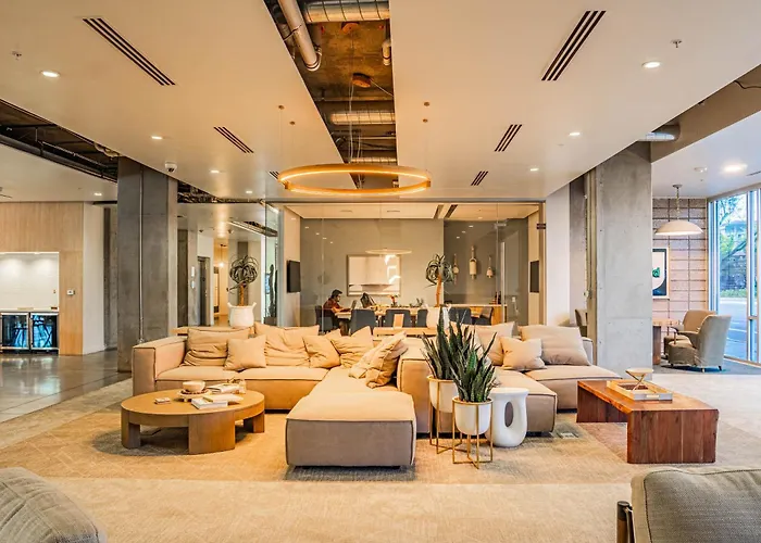 Apartment Alluring 2bd - Dt - Gym, Pool, Parking - Sleeps 8