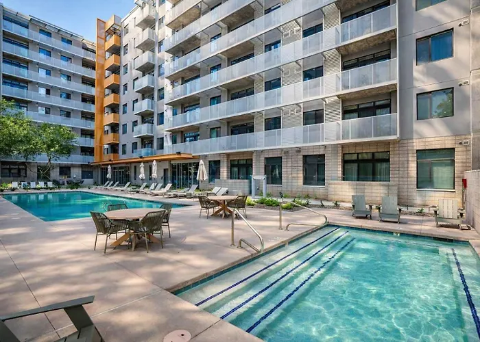 Alluring 2bd - Dt - Gym, Pool, Parking - Sleeps 8 * Phoenix